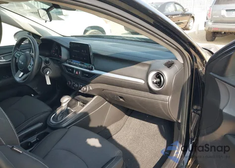 2023 Kia Forte Lxs z USA, uszkodzony, nr VIN 3KPF24AD5PE581655